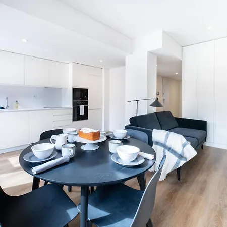 Lusiadas 53 2ºd - Beautiful Two-bedroom Apartment *