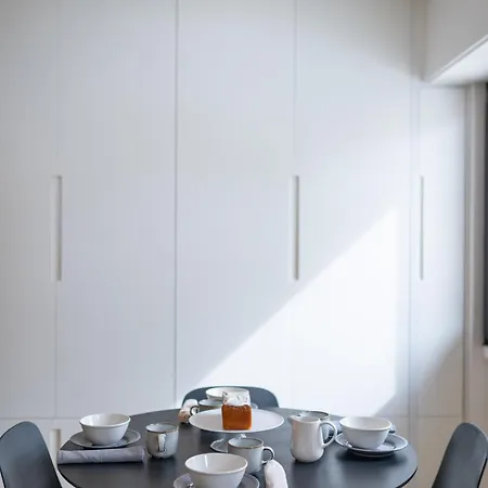 Lusiadas 53 2ºd - Beautiful Two-bedroom * Lisbon